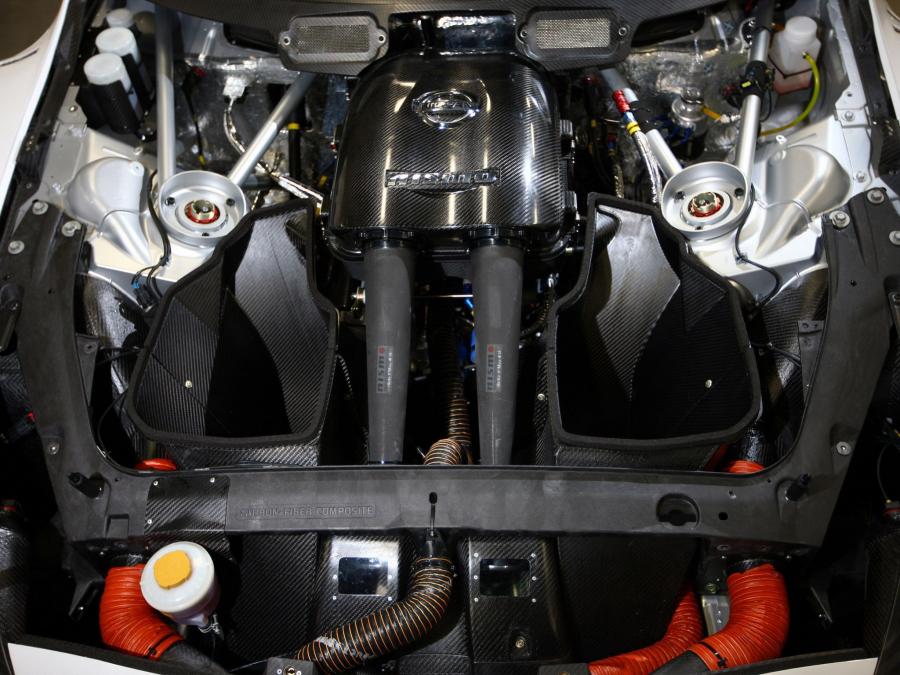  Nissan GT-R FIA GT1 2009 года  (фото 2 из 28)